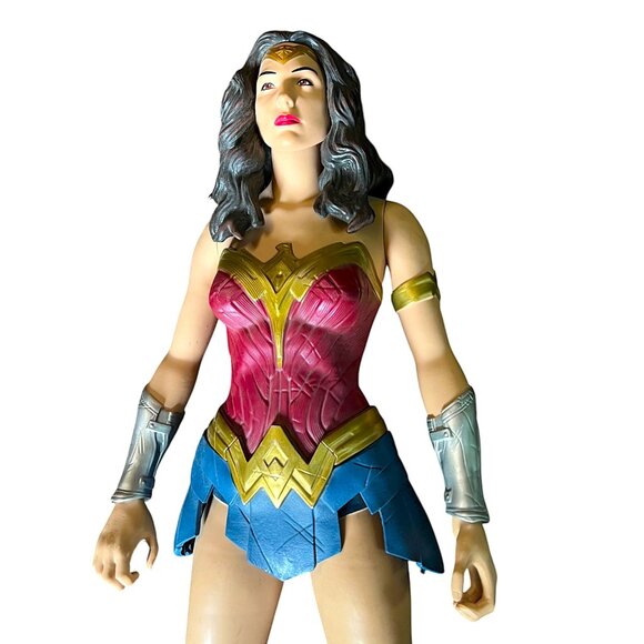 McFarlane DC Multiverse Gal Gadot 19" Wonder Woman Action Figure - Picture 7 of 12